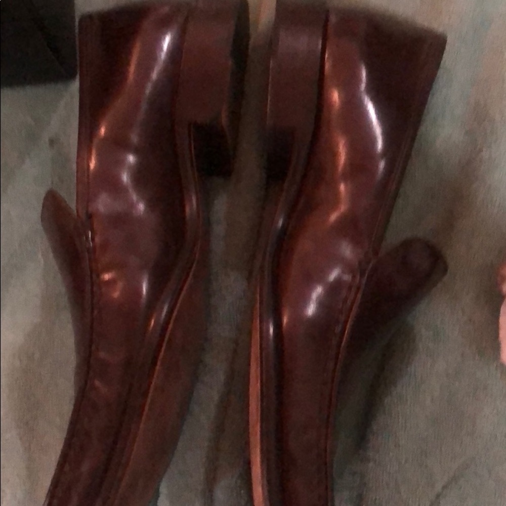 Shoes 10.5 - Picture 2 of 5